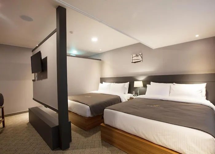 Gnb Hotel