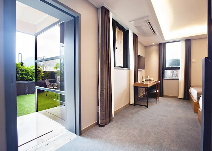 Gnb Hotel